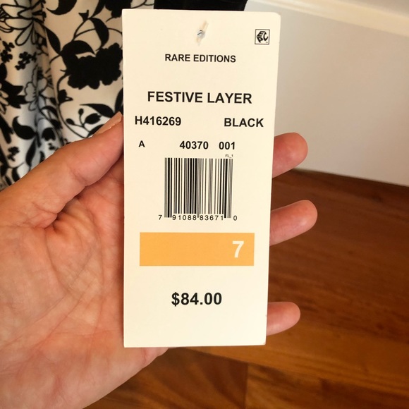 Beautiful Holiday Dress, girls size 7 - Picture 2 of 3